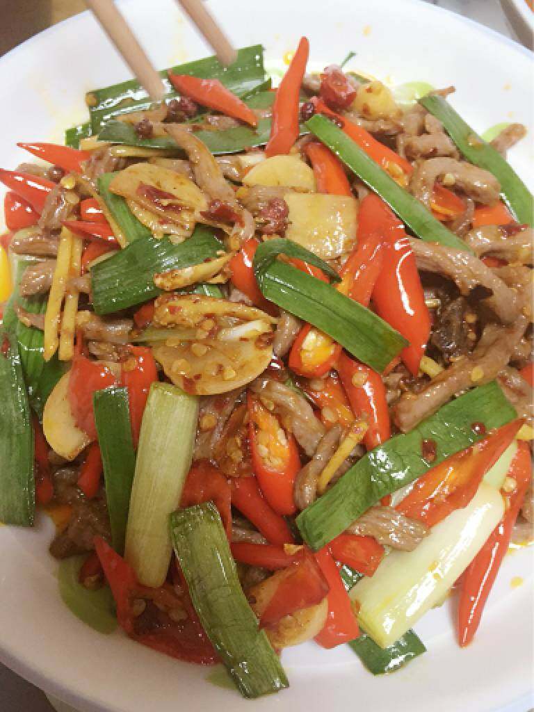 香喷喷下饭菜～小炒牛肉,刚刚出锅的小炒牛肉，味道依然那么香！