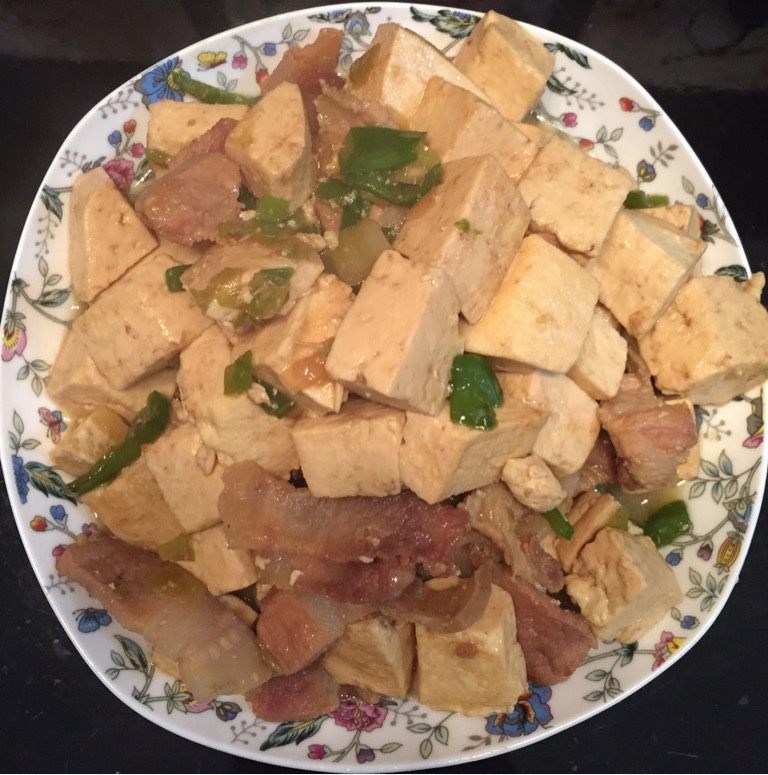 五花肉炖豆腐