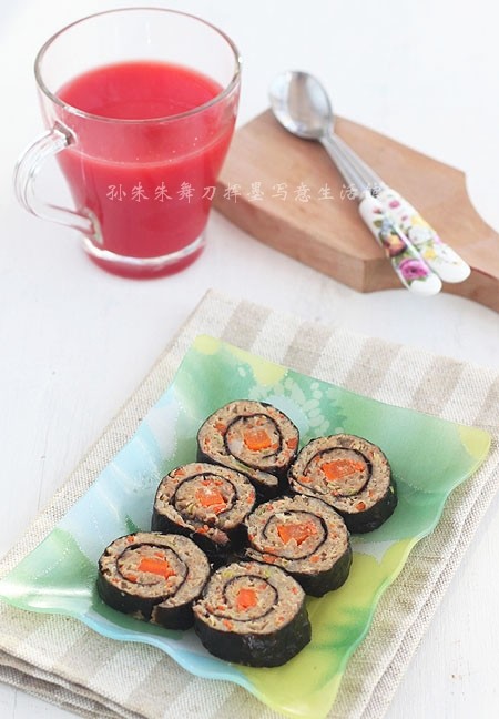 胡萝卜紫菜肉卷