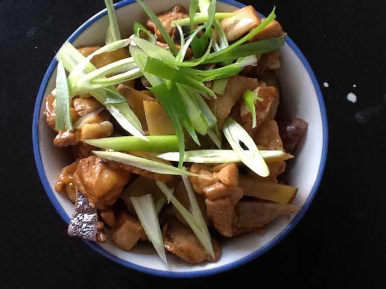 土豆炖鸡肉