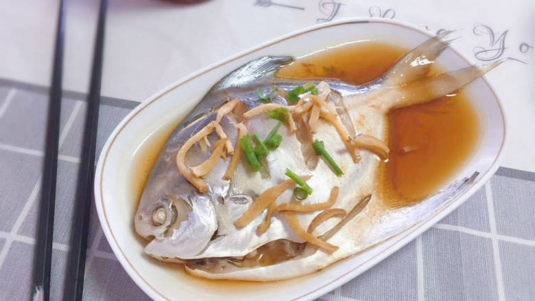 清蒸鲳鱼,很鲜噢~