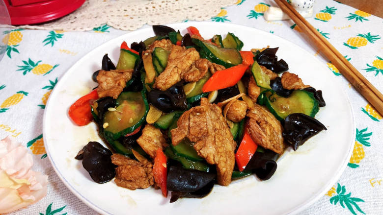 黄瓜炒肉片➕黄瓜木耳炒肉片,成品,喜欢的小伙伴一起来试试吧