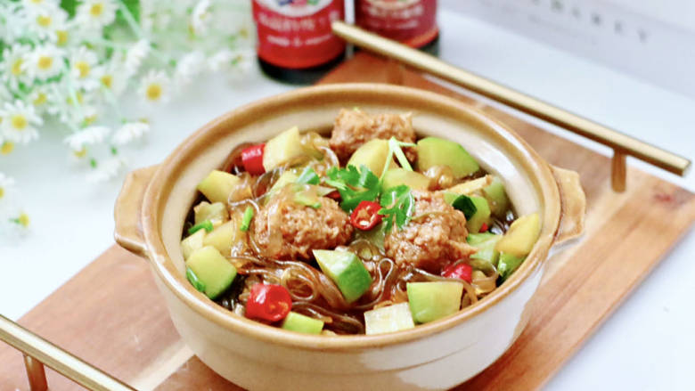 萝卜肉丸煲,喜欢的小伙伴们赶紧安排起来吧!