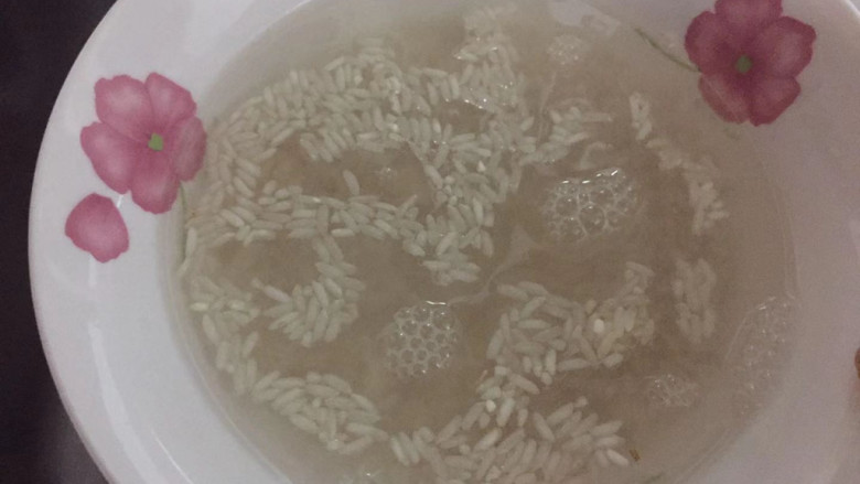 芋头粥,一杯米,淘一下
