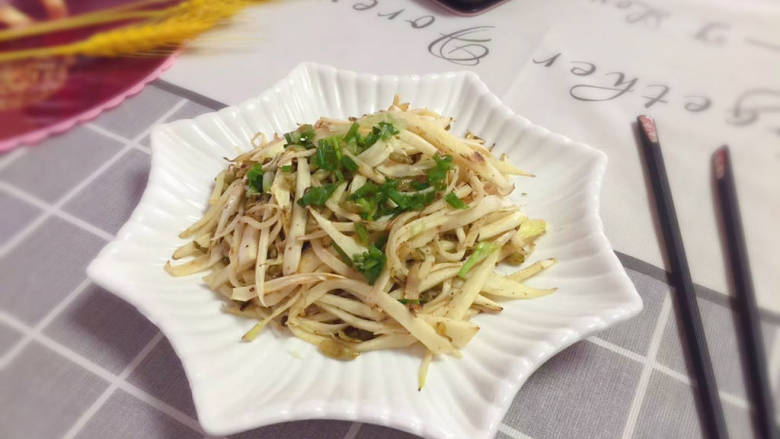 酸豆角炒茭白,简单一道家常菜