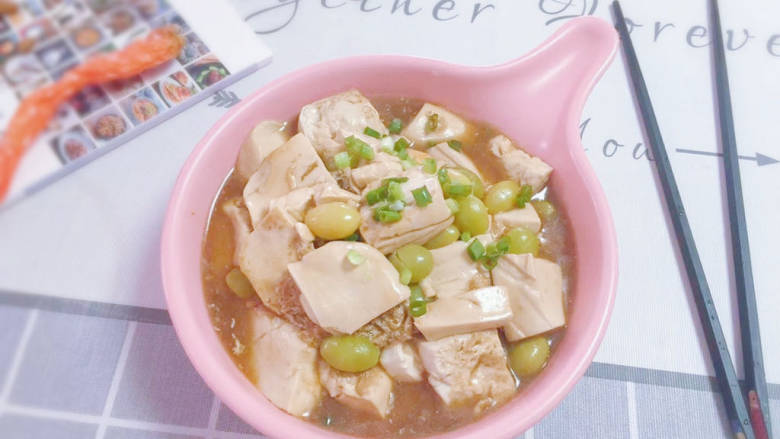 白果炖豆腐,豆腐的营养很高噢~