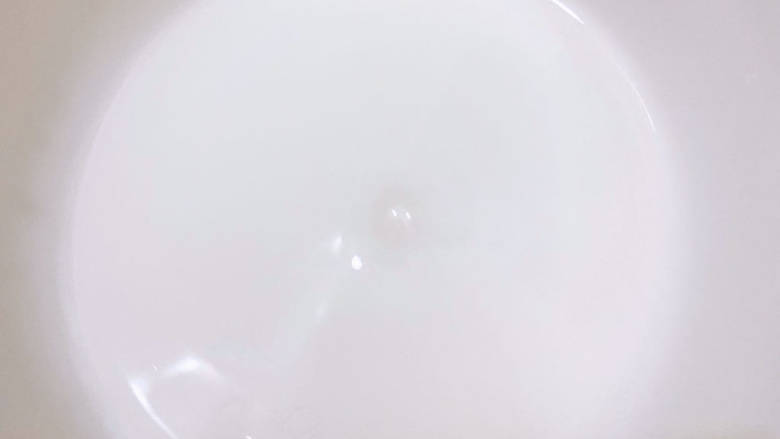 黄瓜炒肉片,准备淀粉勾芡