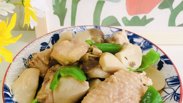 青椒杏鲍菇焖鸡,成品图