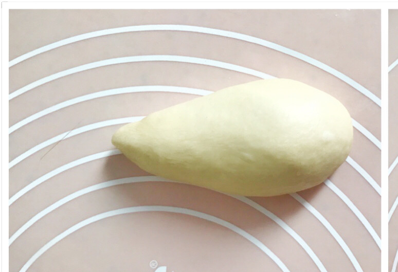 肉松牛角包,取一份,搓成水滴状