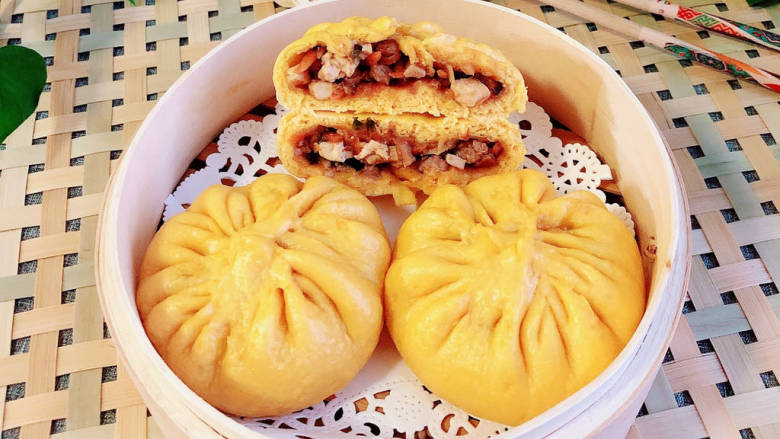 豆腐包子,酱汁饱满的大馅包子,非常入味!