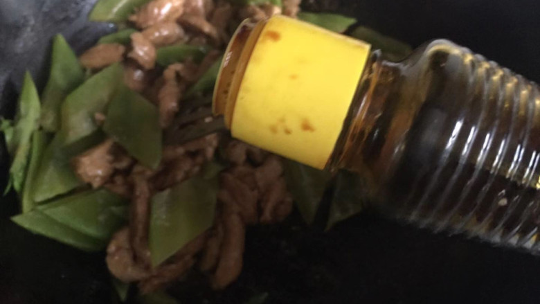 莴苣炒里脊肉,来点生抽上色