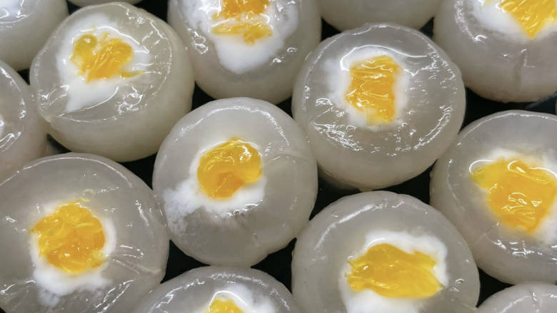 荔枝酸奶果冻(一口透心凉),排列整齐