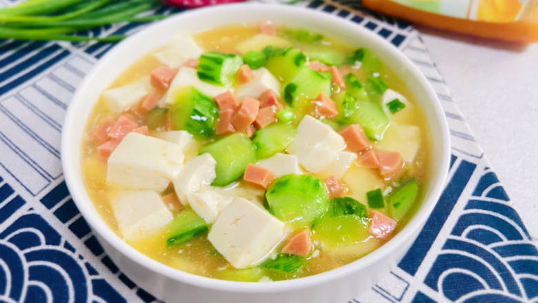 黄瓜烧豆腐,鲜嫩香脆,开胃又下饭!