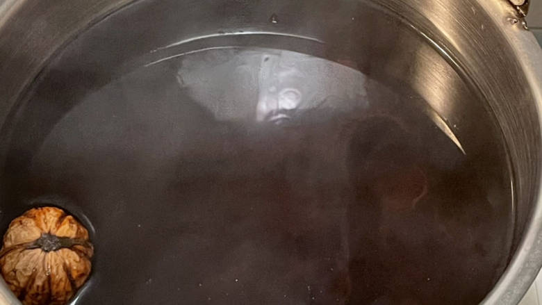 核桃壳煮水,烧15-30分钟