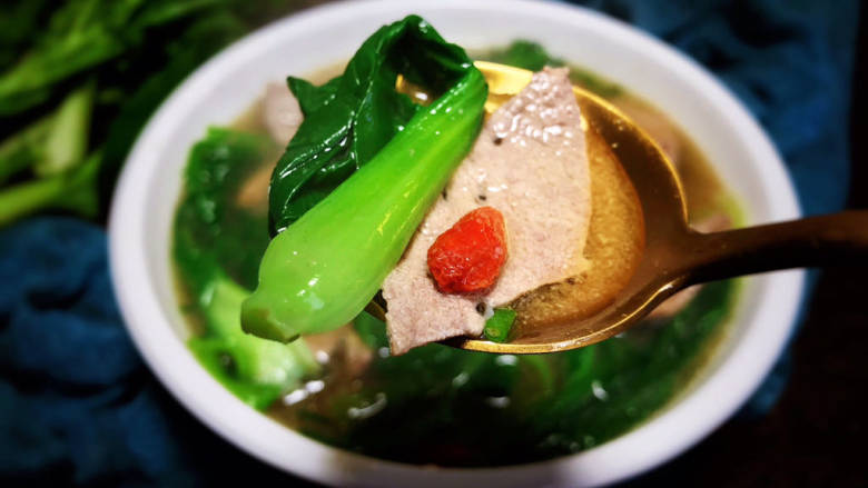 青菜猪肝汤,上桌即可食用