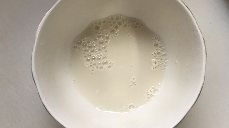 牛肉锅贴,调个冰花汁;
